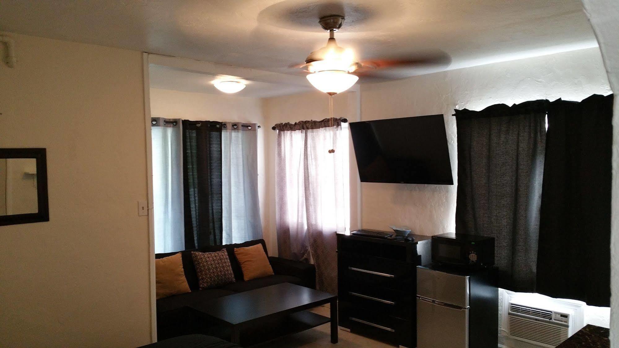 Stay Inn Dania Beach Bagian luar foto