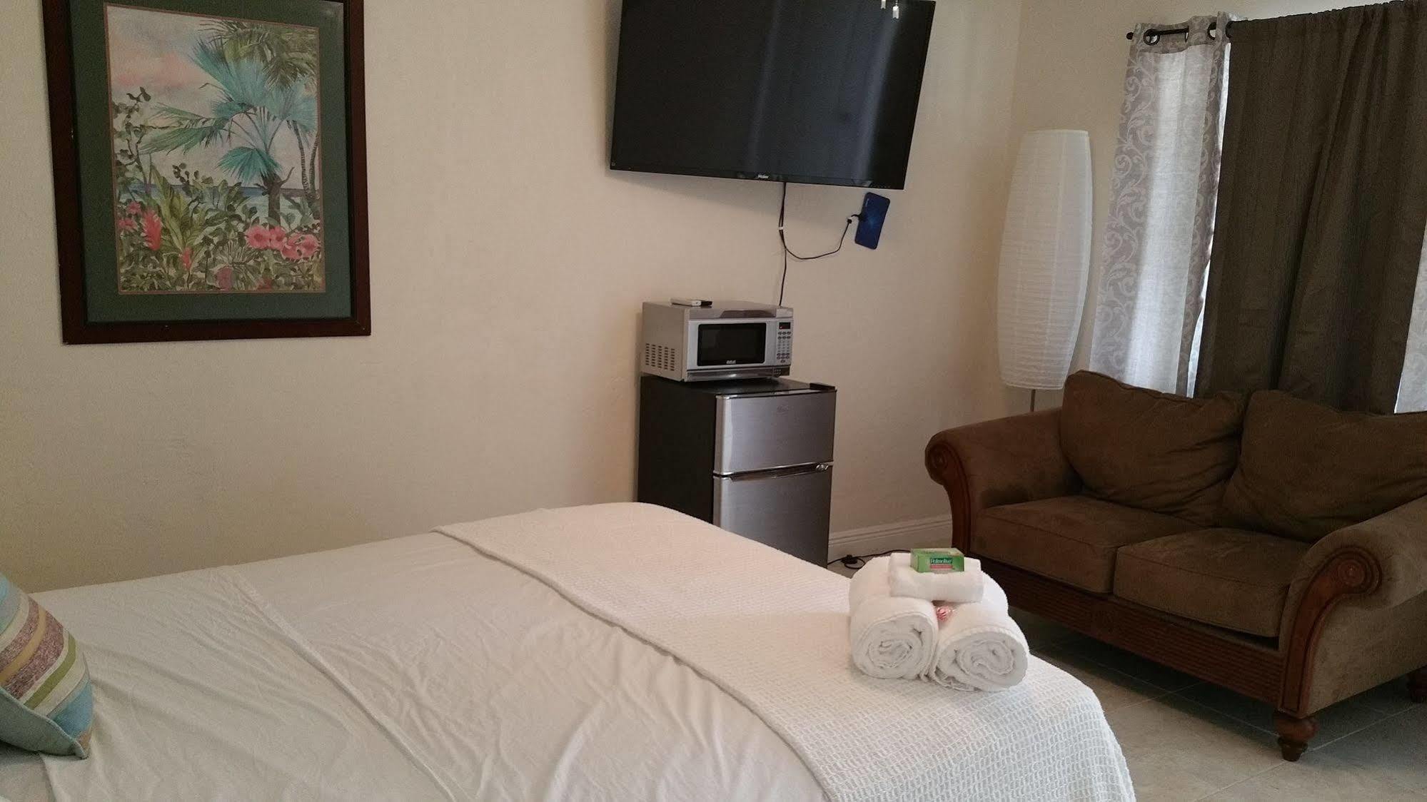 Stay Inn Dania Beach Bagian luar foto