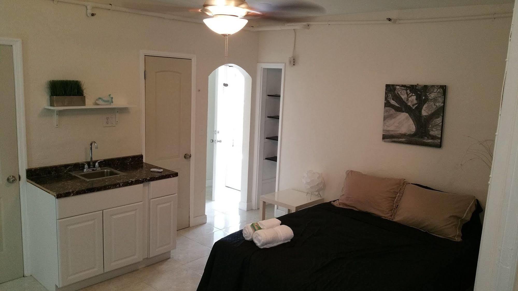 Stay Inn Dania Beach Bagian luar foto