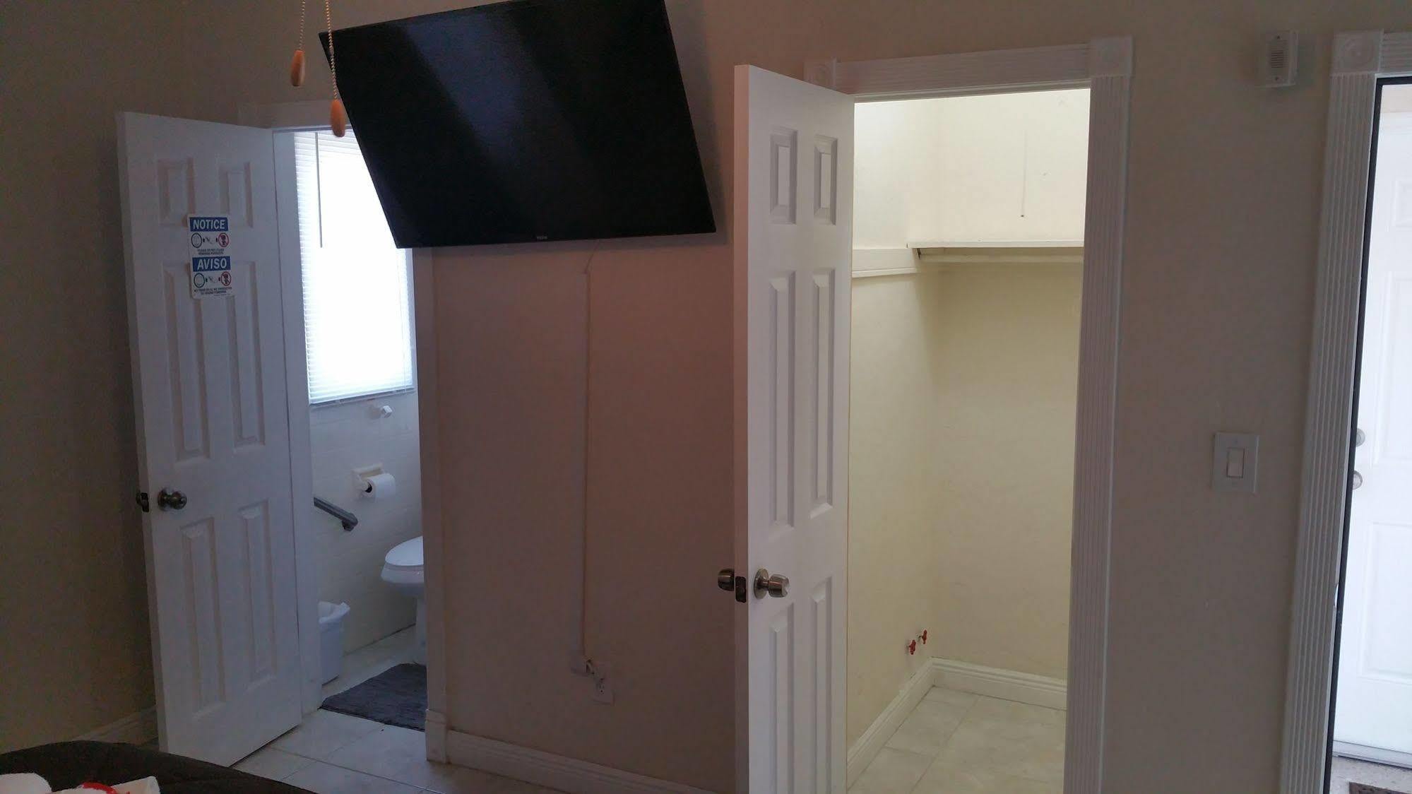 Stay Inn Dania Beach Bagian luar foto